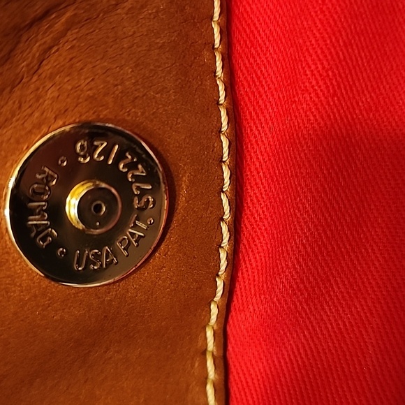 Gently Used Excellent Condition Dooney & Bourke Black Ostritch Leather Tote Bag - Picture 11 of 12